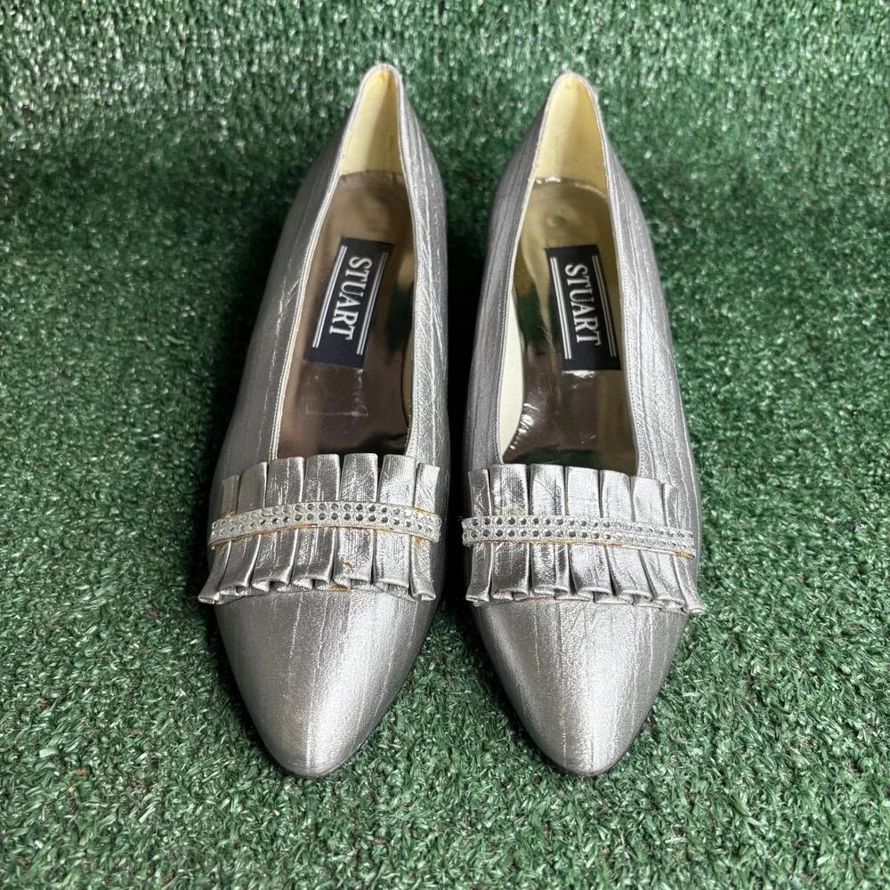 Stuart Weitzman Ruffle Rhinestone Pointed Toe Kitten Heel Silver Pump Womens 8 M